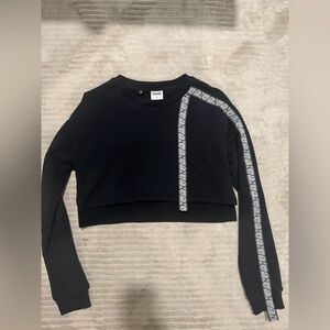 Gymshark Black Cropped Top Size Small